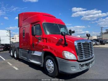  Salvage Freightliner Cascadia 125