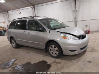  Salvage Toyota Sienna