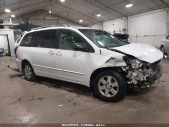  Salvage Toyota Sienna