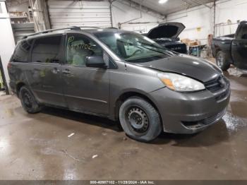  Salvage Toyota Sienna