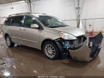  Salvage Toyota Sienna