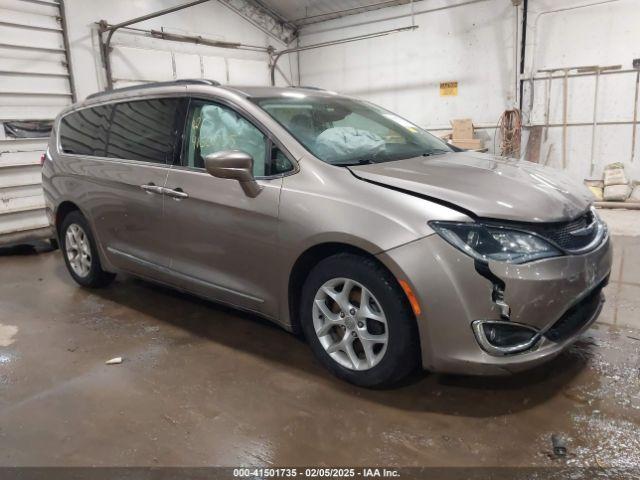  Salvage Chrysler Pacifica