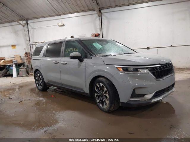  Salvage Kia Carnival