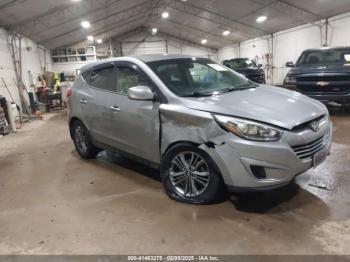  Salvage Hyundai TUCSON