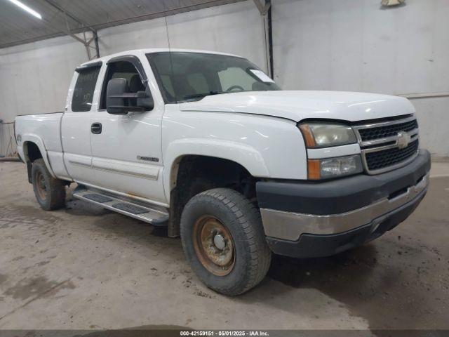  Salvage Chevrolet Silverado 2500