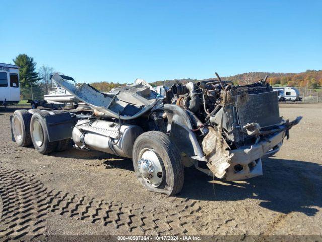  Salvage Freightliner Columbia