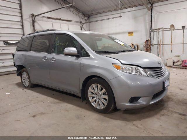  Salvage Toyota Sienna