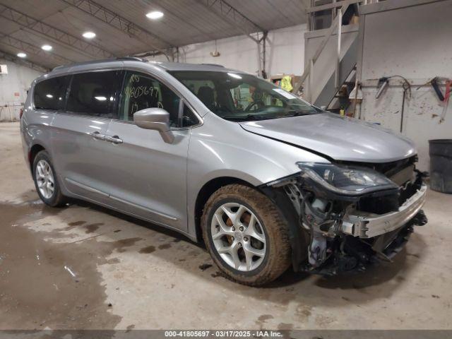  Salvage Chrysler Pacifica