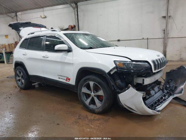  Salvage Jeep Cherokee