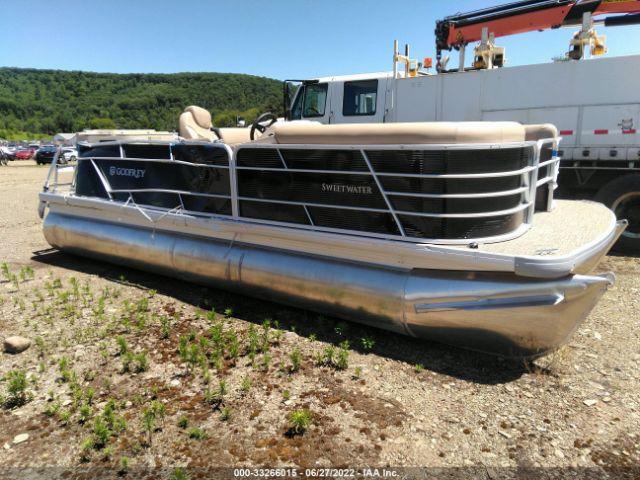  Salvage Sweetwater 2186 Boat