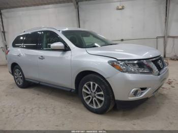  Salvage Nissan Pathfinder