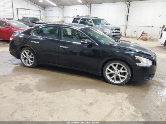  Salvage Nissan Maxima