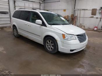  Salvage Chrysler Town & Country