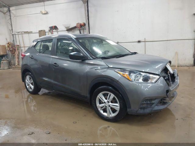  Salvage Nissan Kicks