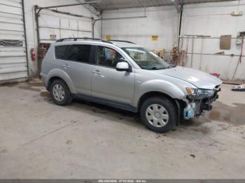  Salvage Mitsubishi Outlander