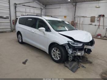  Salvage Chrysler Pacifica