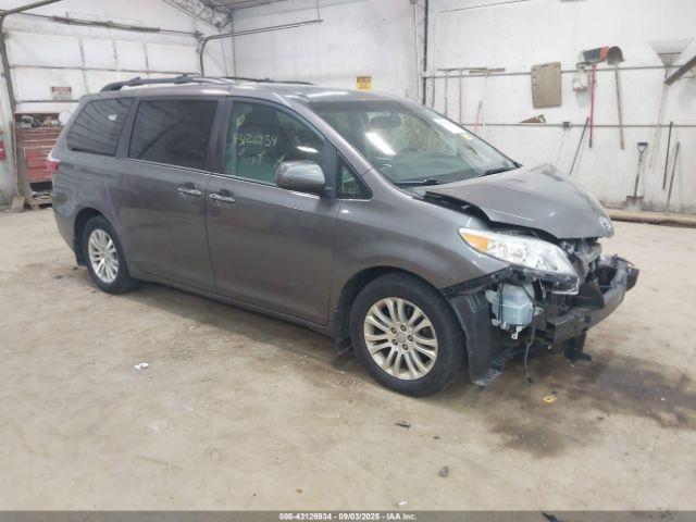  Salvage Toyota Sienna