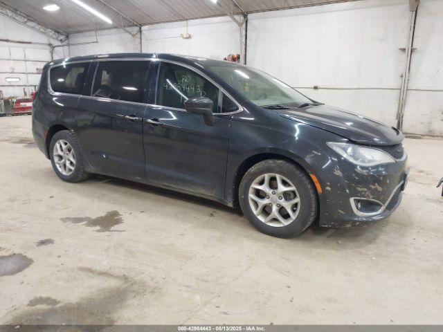  Salvage Chrysler Pacifica