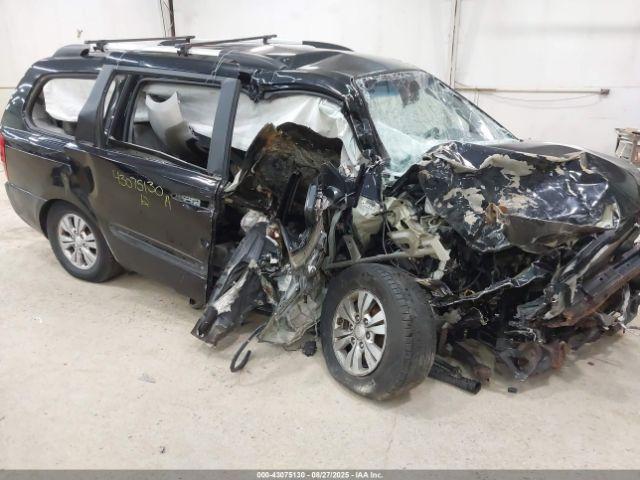  Salvage Kia Sedona