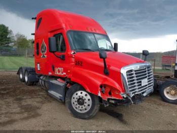  Salvage Freightliner Cascadia 125