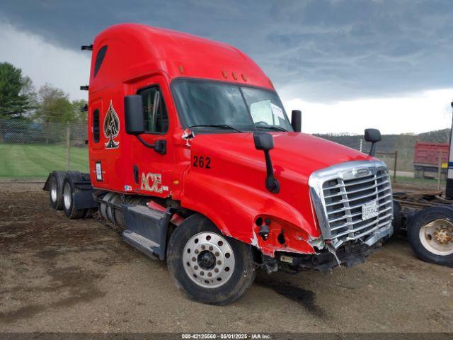  Salvage Freightliner Cascadia 125