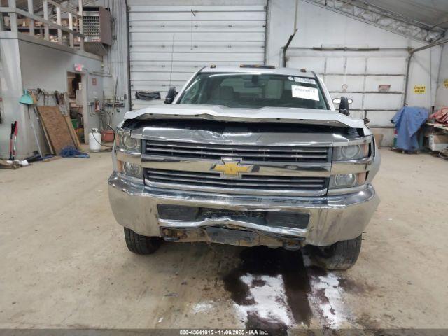Chevrolet Silverado 3500 Wt Image 11