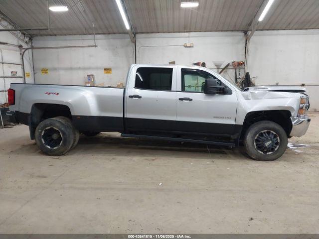 Chevrolet Silverado 3500 Wt Image 13