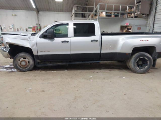 Chevrolet Silverado 3500 Wt Image 12