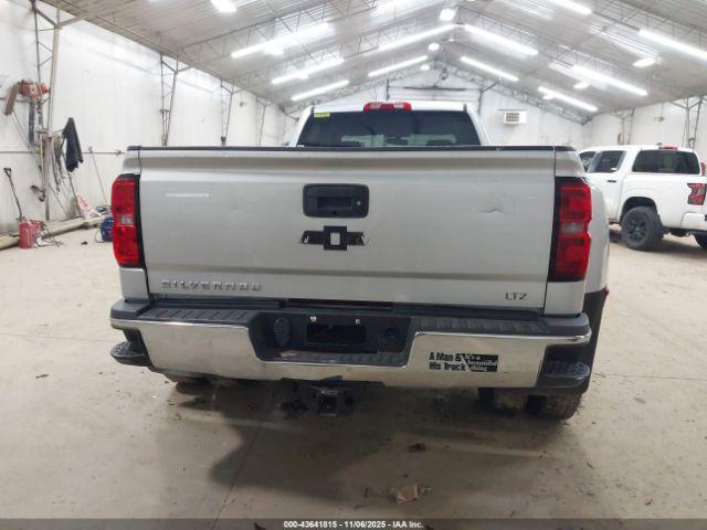 Chevrolet Silverado 3500 Wt Image 14