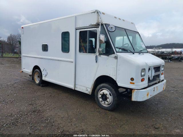  Salvage Freightliner Chassis