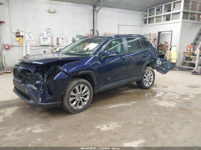 Toyota RAV4 Xle Premium Image 2