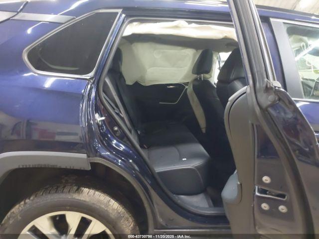 Toyota RAV4 Xle Premium Image 8