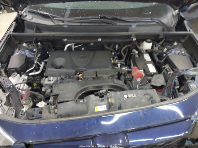 Toyota RAV4 Xle Premium Image 12