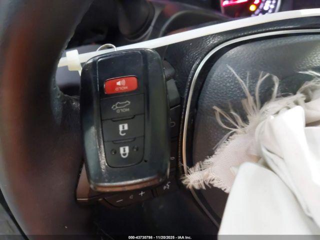 Toyota RAV4 Xle Premium Image 11