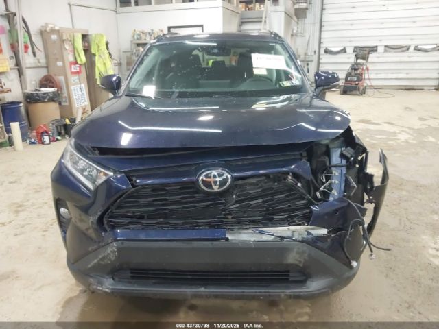 Toyota RAV4 Xle Premium Image 9