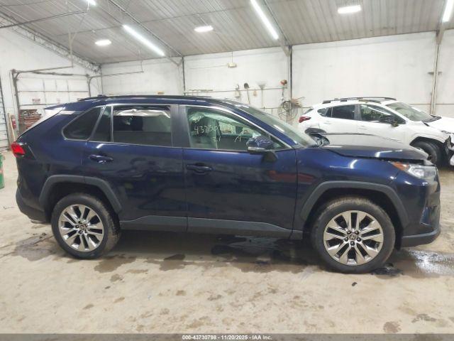 Toyota RAV4 Xle Premium Image 16