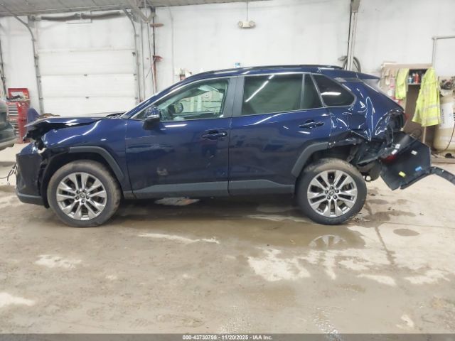 Toyota RAV4 Xle Premium Image 18