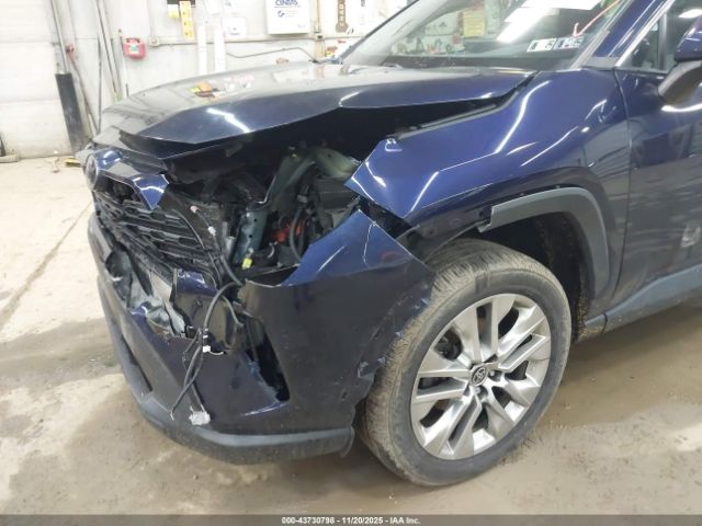 Toyota RAV4 Xle Premium Image 20