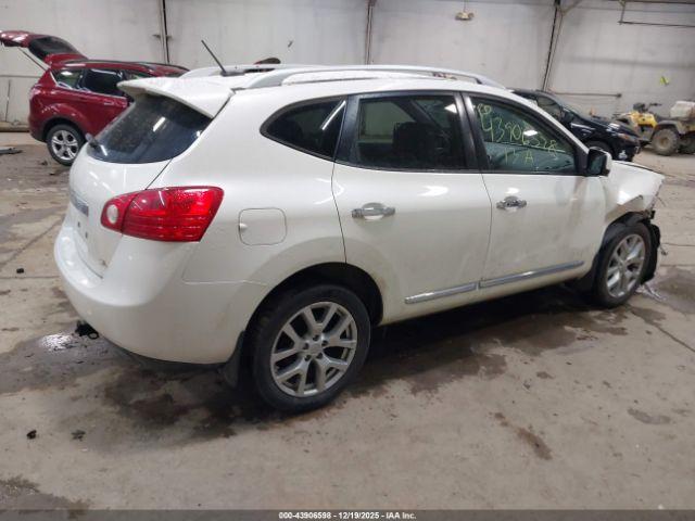 Nissan Rogue Image 3