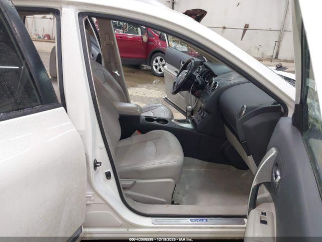 Nissan Rogue Image 4