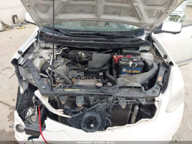 Nissan Rogue Image 2