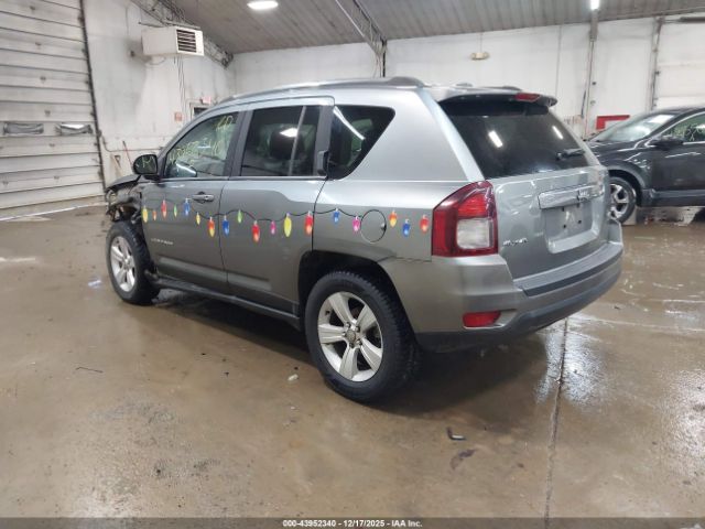 Jeep Compass Latitude Image 2