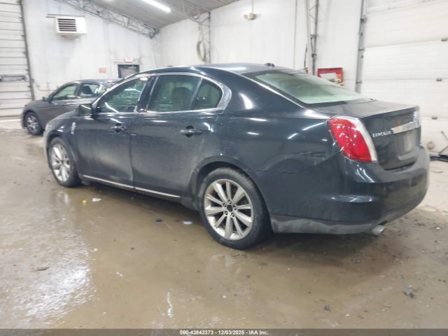 Lincoln MKS Image 2