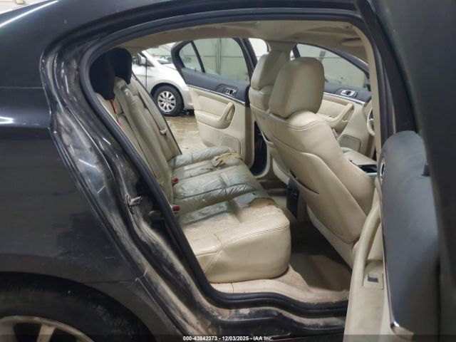 Lincoln MKS Image 4