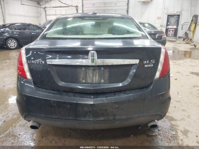 Lincoln MKS Image 10