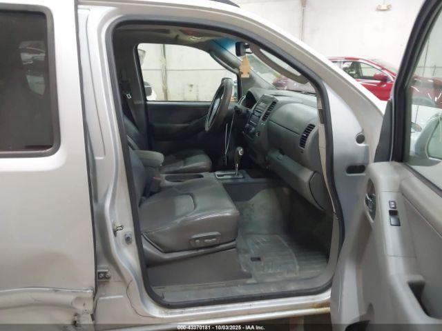 Nissan Frontier Sl Image 2