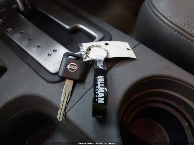 Nissan Frontier Sl Image 10