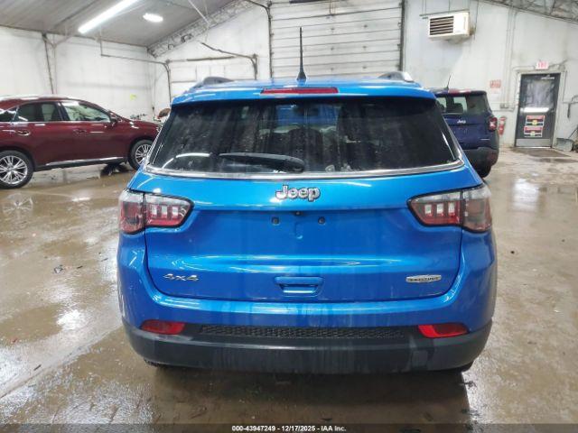 Jeep Compass Latitude 4x4 Image 6