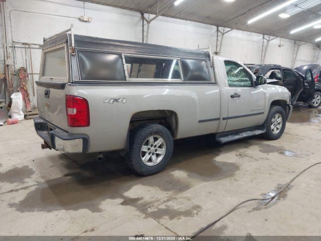 Chevrolet Silverado 1500 Work Truck Image 6