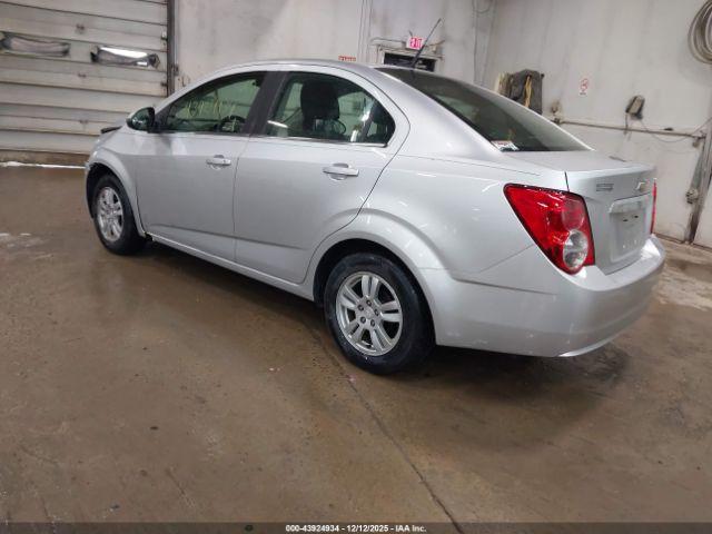 Chevrolet Sonic Lt Auto Image 4